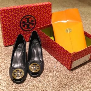 Tory Burch wedges in navy blue